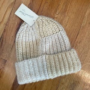 Universal Thread Co. Crème and White Checkered Soft Beanie
